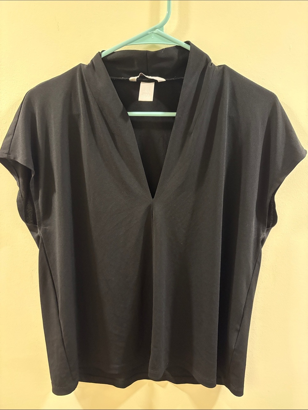 H&M Black V-Neck Cap Sleeve Tunic Top